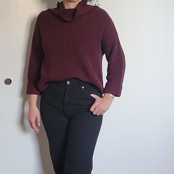 Lord & Taylor Sweaters - 𝅺LORD & TAYLOR Burgundy Sweather US S